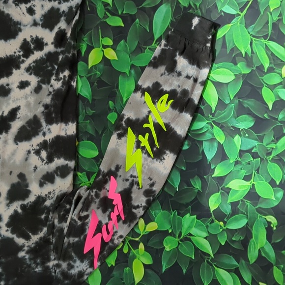 NWT Men's Medium Long Sleeve Surf Style Tie-Dye Shirt - Picture 5 of 9